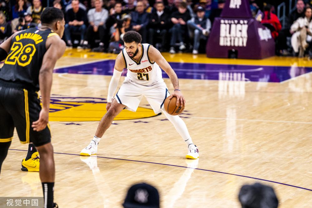 的竞争中脱 的竞争中脱